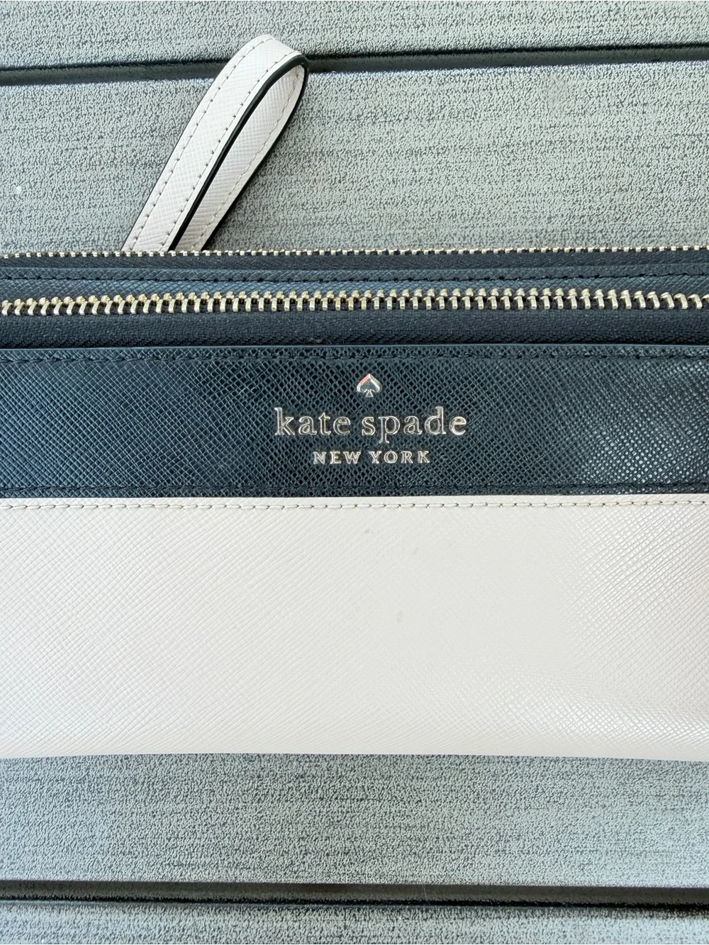 Kate Spade Staci LG Carry All Wristlet Wallet Leather Multi Warm Beige EUC NEW